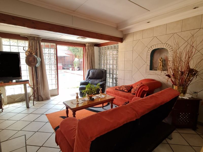 Perfectly Priced!! - Photo 6