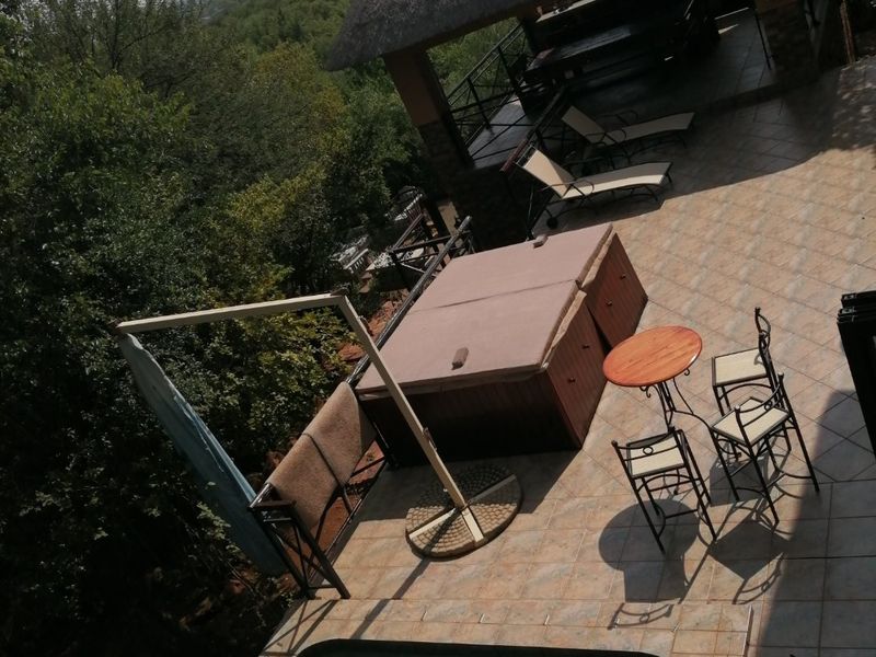 Miraculous, Elegant Estate Property situated @ Secure nature Reserve. - Photo 4