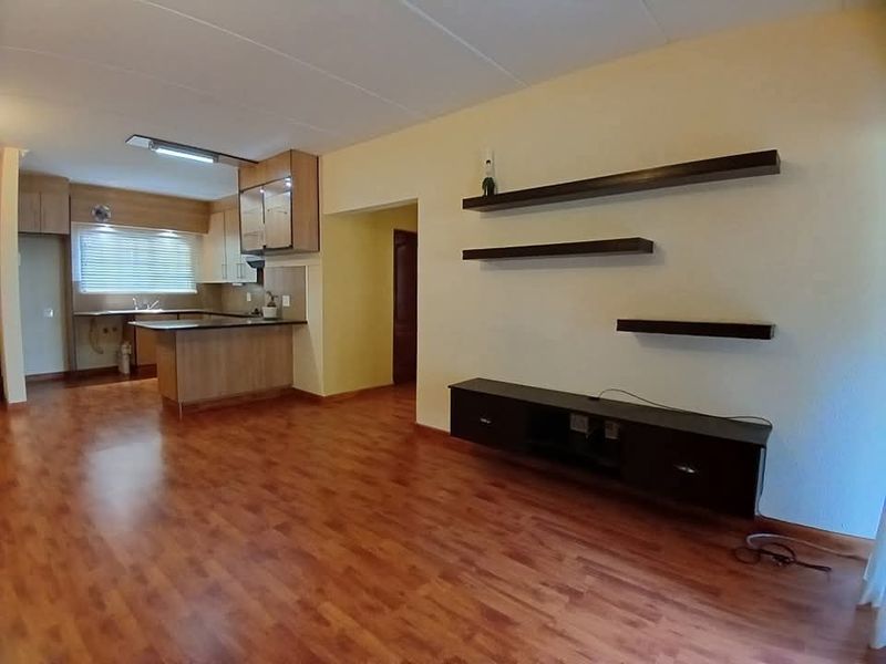 Modern townhouse for sale in Sasolburg close to shopping centers - Photo 10