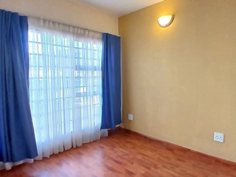 Modern townhouse for sale in Sasolburg close to shopping centers - Photo 6