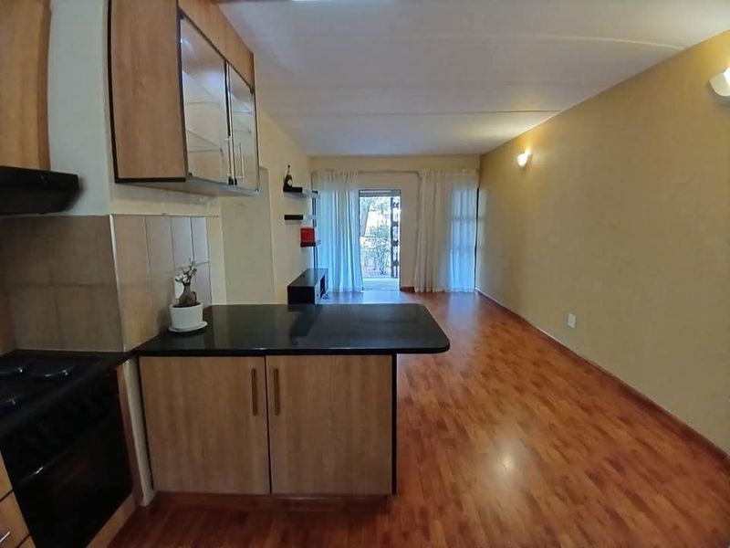 Modern townhouse for sale in Sasolburg close to shopping centers - Photo 7