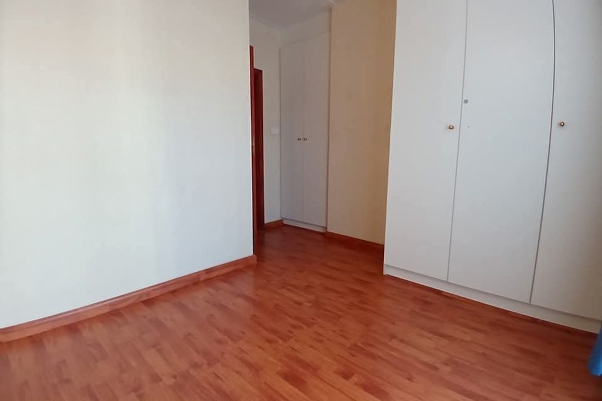 Modern townhouse for sale in Sasolburg close to shopping centers - Photo 2