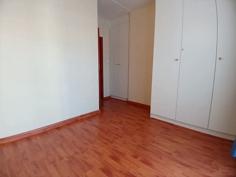 Modern townhouse for sale in Sasolburg close to shopping centers - Photo 2