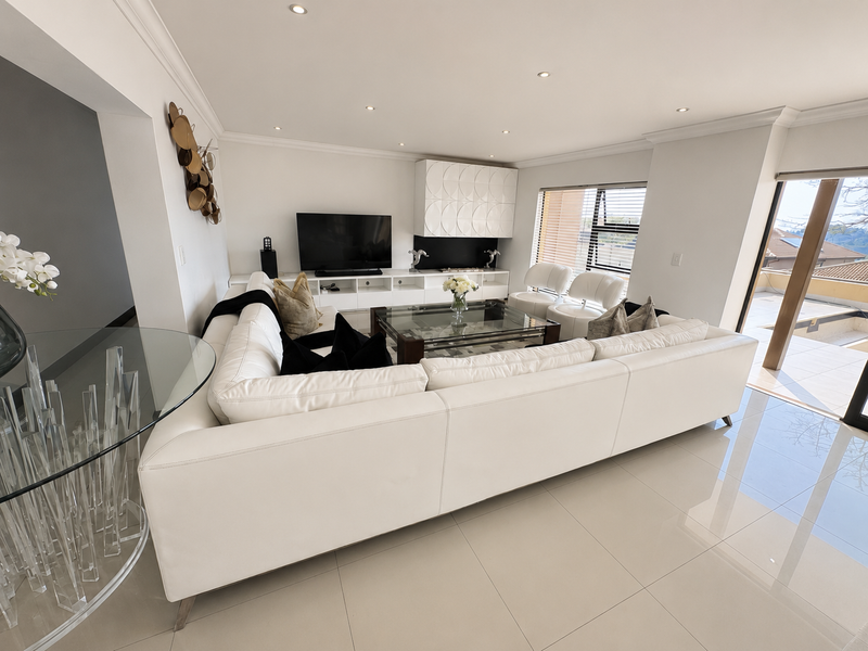 Prestigious Family Home for Sale in Bankenveld Golf Estate - Photo 10