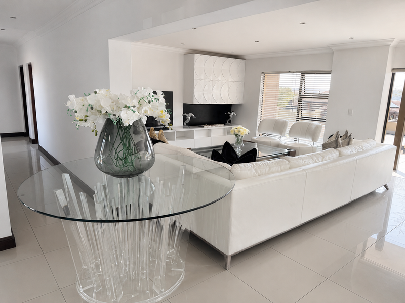 Prestigious Family Home for Sale in Bankenveld Golf Estate - Photo 8
