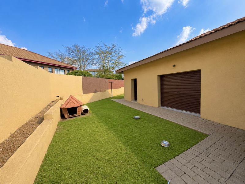 Prestigious Family Home for Sale in Bankenveld Golf Estate - Photo 6