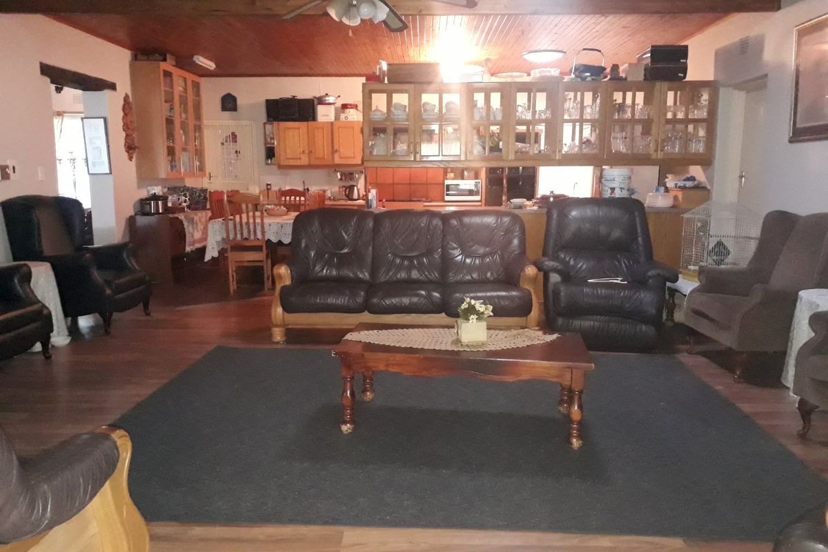 Spacious family house in Sasolburg stadium area. - Photo 4