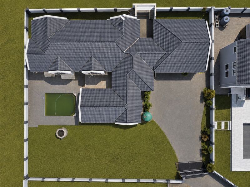 Spacious Family Home with Endless Potential in Bankenveld Golf Estate - Photo 2
