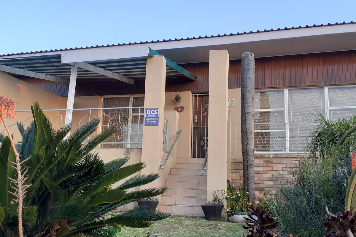 Spacious family home within walking distance of both High- and Primary Schools! - Photo 4