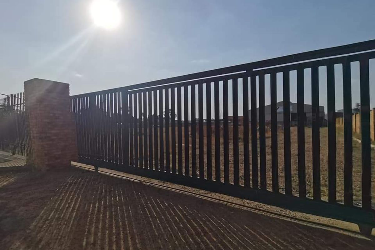 Big stand n Naledi, Groundwork laid - Photo 2