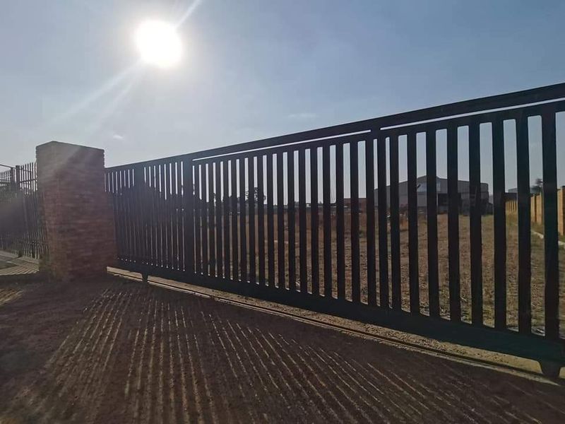 Big stand n Naledi, Groundwork laid - Photo 2