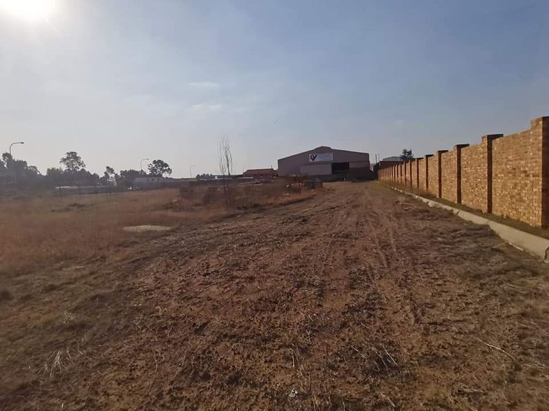 Big stand n Naledi, Groundwork laid - Photo 3