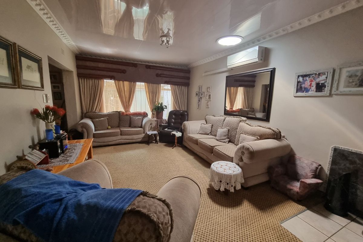 Magnificent house for sale in Prime area in Sasolburg. - Photo 4
