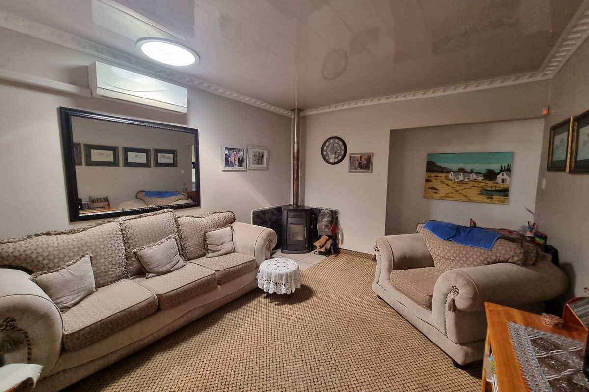 Magnificent house for sale in Prime area in Sasolburg. - Photo 2