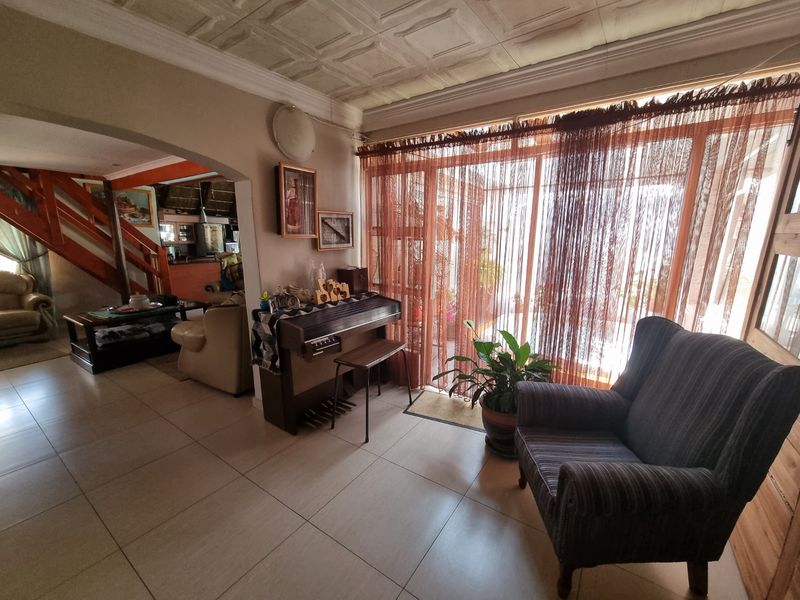 Magnificent house for sale in Prime area in Sasolburg. - Photo 7