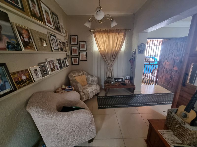 Magnificent house for sale in Prime area in Sasolburg. - Photo 6