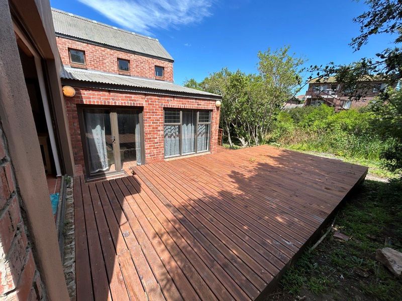 STUNNING MODERN 4 BEDROOM 2 BATHROOM HOUSE IN SOUGHT AFTER NOORSEKLOOF AREA - Photo 3