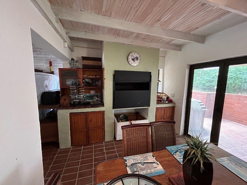 STUNNING MODERN 4 BEDROOM 2 BATHROOM HOUSE IN SOUGHT AFTER NOORSEKLOOF AREA - Photo 6