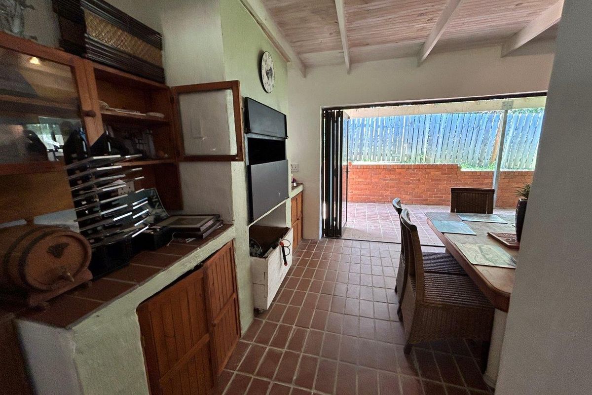 STUNNING MODERN 4 BEDROOM 2 BATHROOM HOUSE IN SOUGHT AFTER NOORSEKLOOF AREA - Photo 5