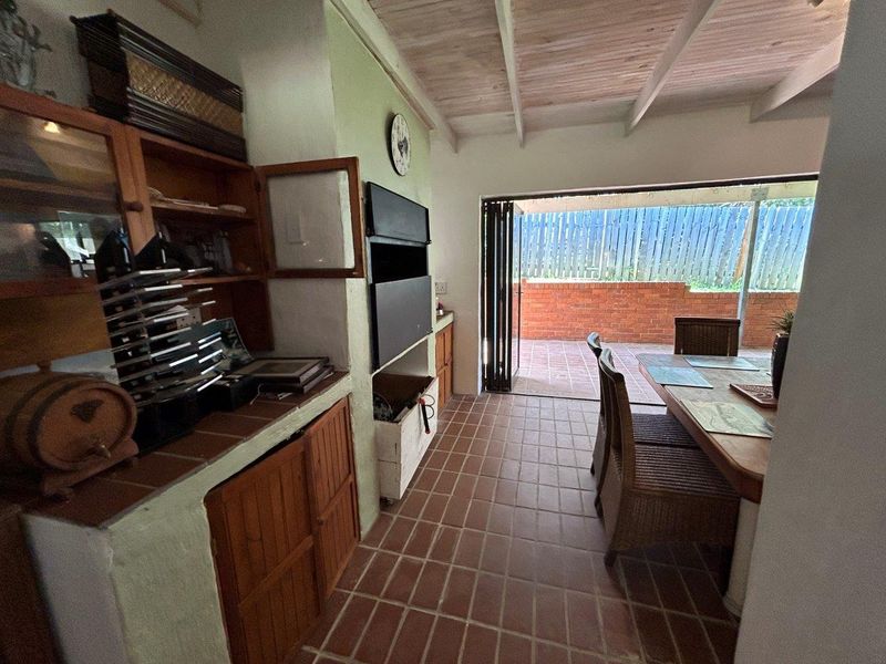 STUNNING MODERN 4 BEDROOM 2 BATHROOM HOUSE IN SOUGHT AFTER NOORSEKLOOF AREA - Photo 5