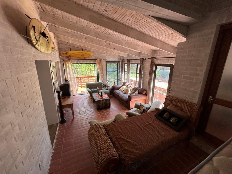 STUNNING MODERN 4 BEDROOM 2 BATHROOM HOUSE IN SOUGHT AFTER NOORSEKLOOF AREA - Photo 4