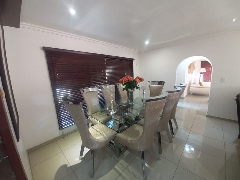 Elegant Gem In A Lovely Cull De Sac In SE 3. - Photo 7