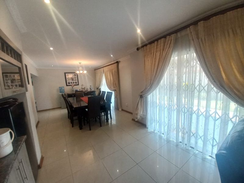 Gorgeous property for sale. - Photo 10