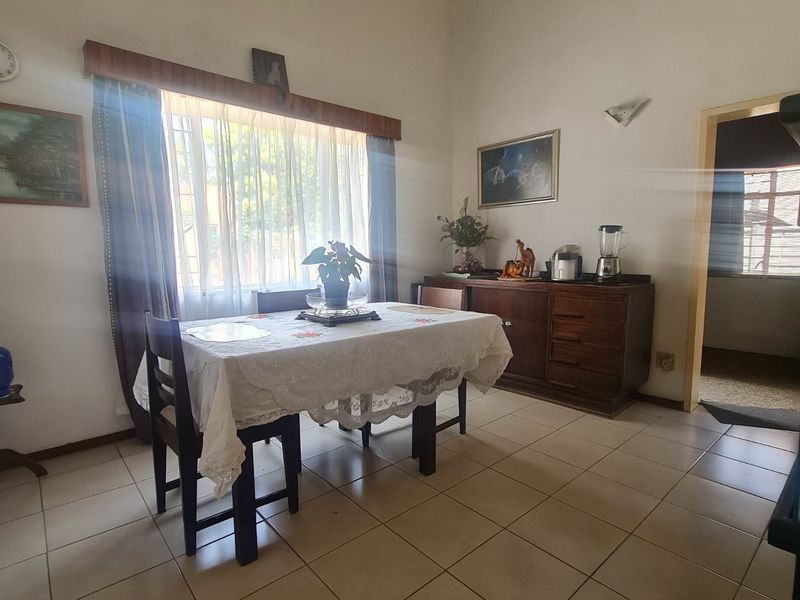 Lovely property in popular area Vaalpark with flat. - Photo 4