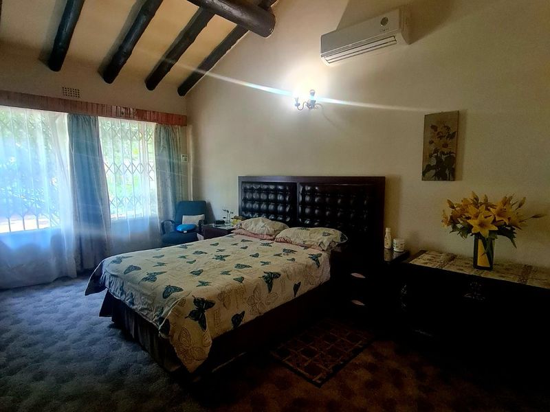 Lovely property in popular area Vaalpark with flat. - Photo 10