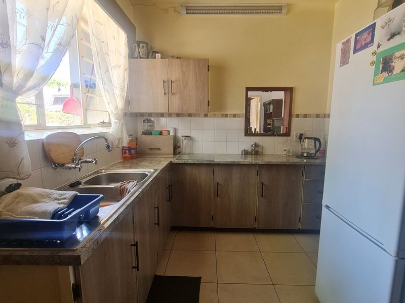 Lovely property in popular area Vaalpark with flat. - Photo 6