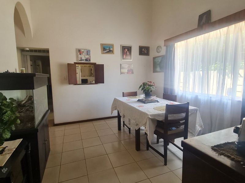 Lovely property in popular area Vaalpark with flat. - Photo 5