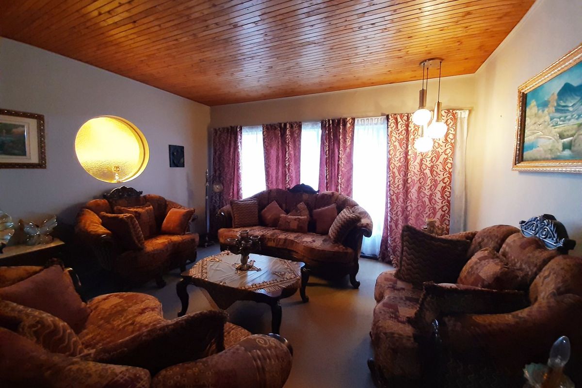 Lovely family house for sale in Sasolburg. - Photo 4