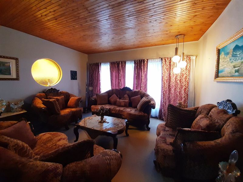 Lovely family house for sale in Sasolburg. - Photo 4