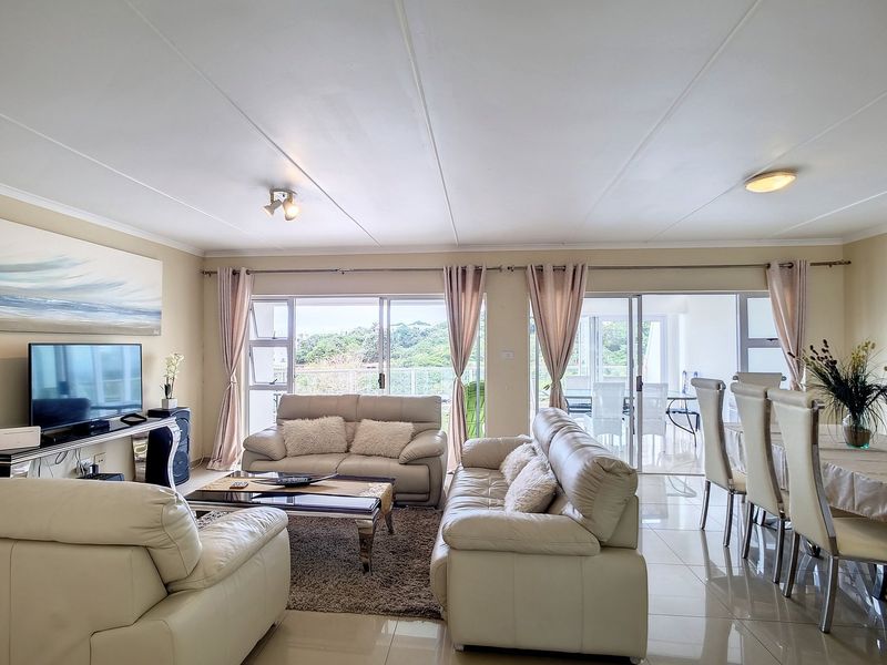Apartment In a well-known and sought-after complex with ocean views in abundance. - Photo 9