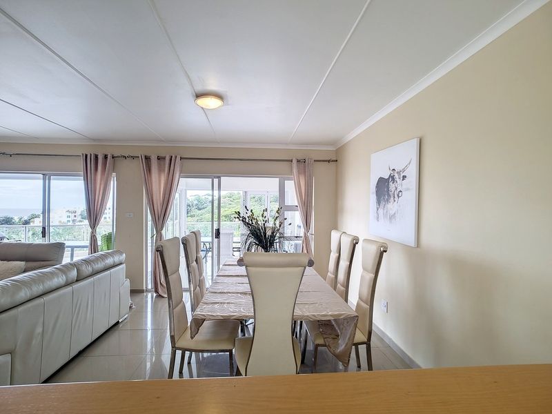 Apartment In a well-known and sought-after complex with ocean views in abundance. - Photo 6