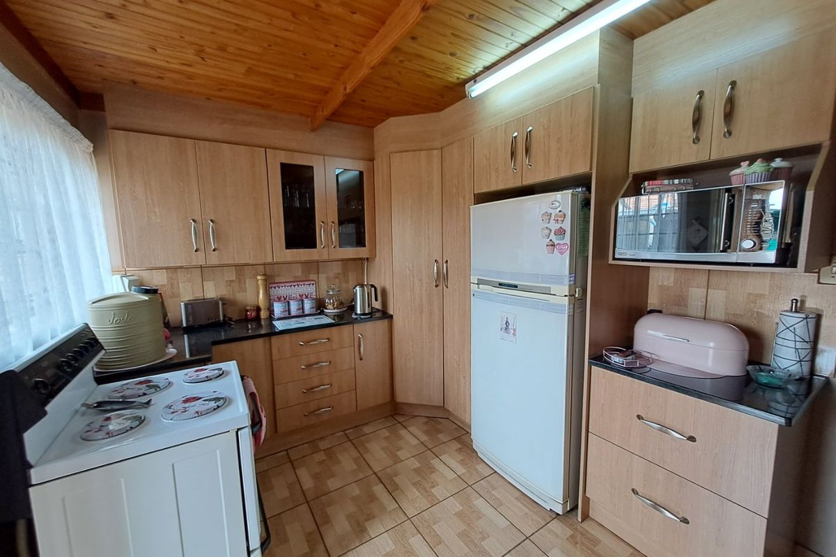 3 Bedroom Home for sale - Photo 3