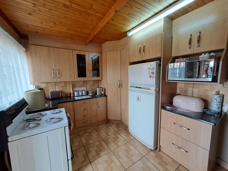 3 Bedroom Home for sale - Photo 3