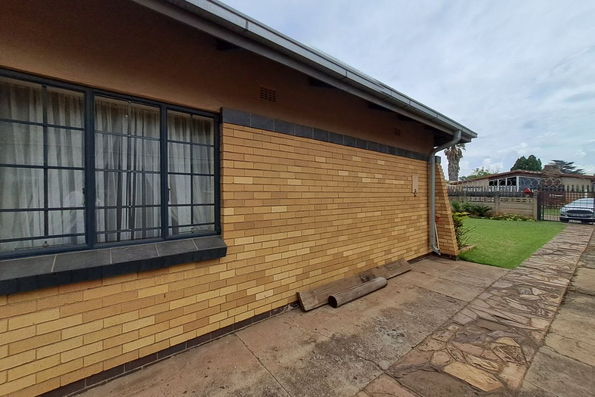 3 Bedroom Home for sale - Photo 2