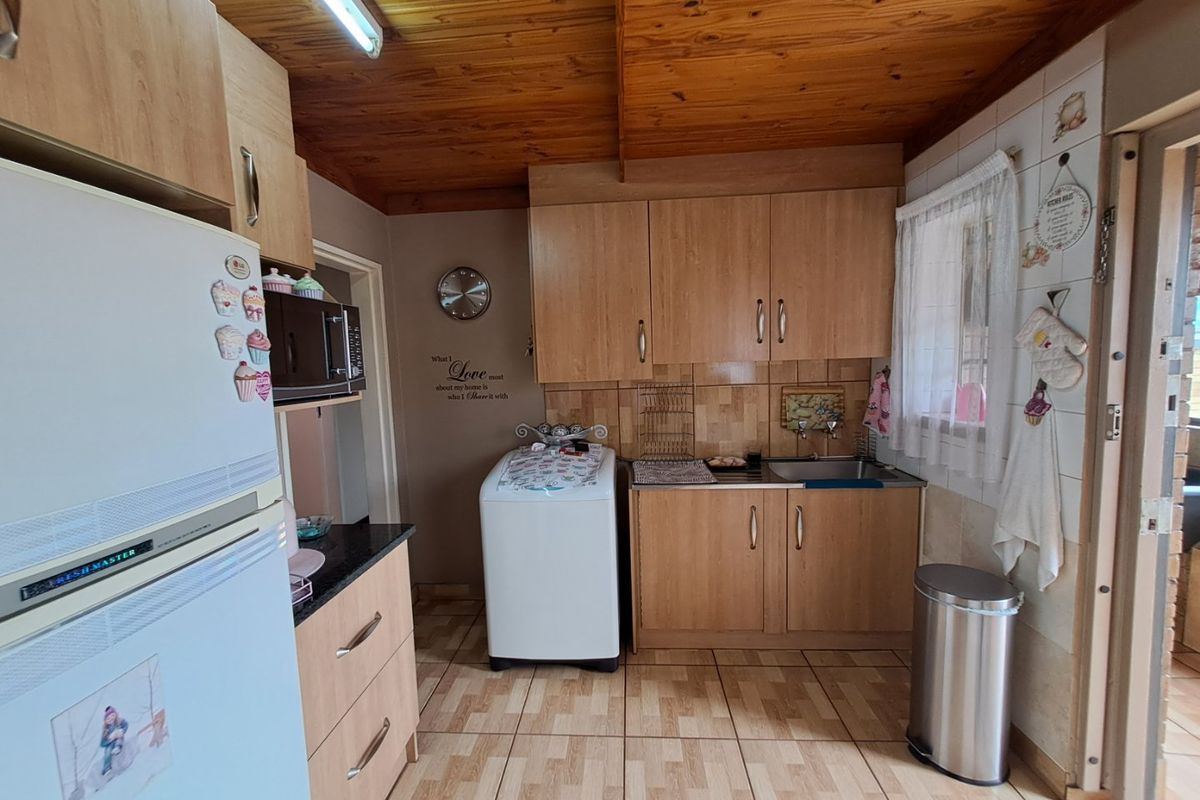 3 Bedroom Home for sale - Photo 5