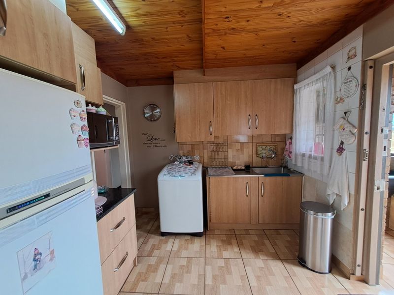 3 Bedroom Home for sale - Photo 5