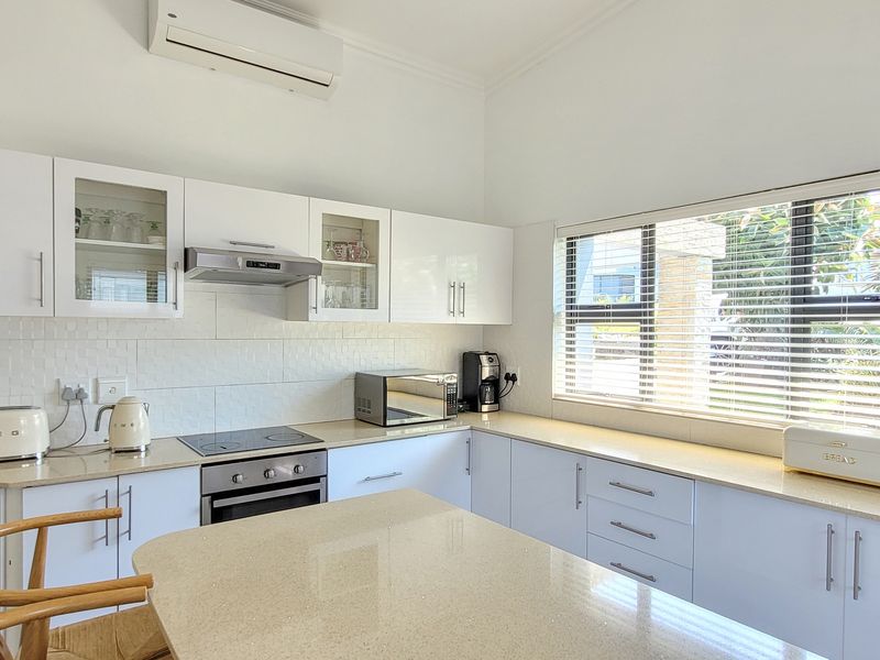 Fabulous Sunrise Views from this Modern Home - Photo 4