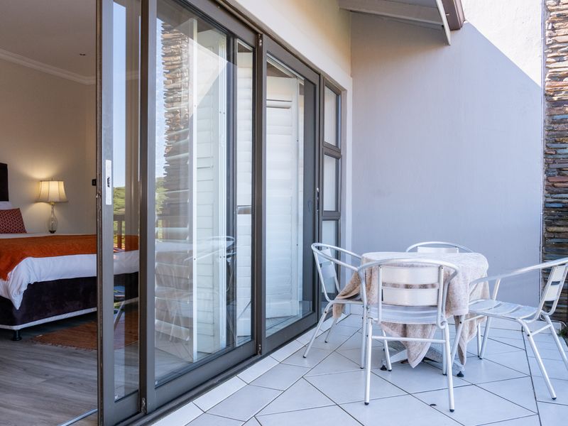 Easy Lock up and Go Townhouse - Photo 10