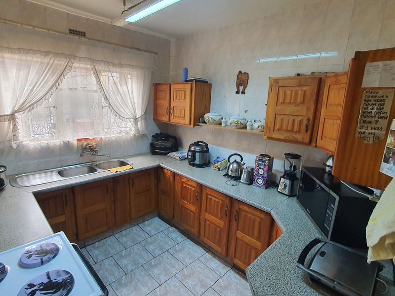 Perfect for A Big Family - Photo 6