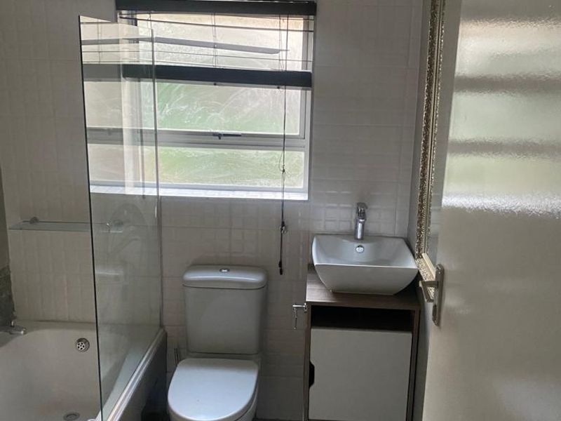 Beautiful newly renovated apartment on the Vaal river for sale. - Photo 9