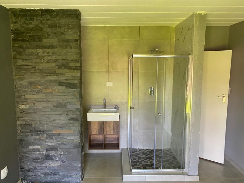 Beautiful newly renovated apartment on the Vaal river for sale. - Photo 7