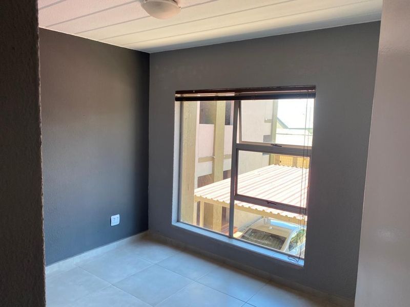 Beautiful newly renovated apartment on the Vaal river for sale. - Photo 6