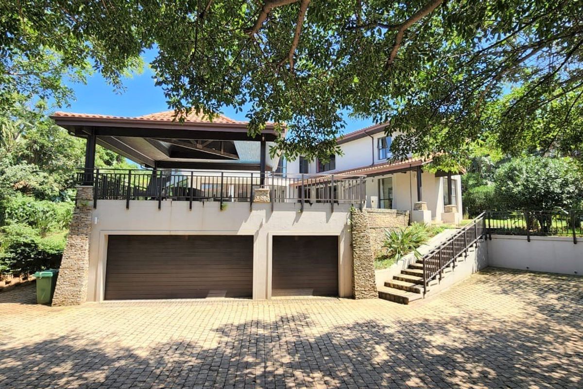 Fabulous 4 bedroom home in Zimbali - Photo 2