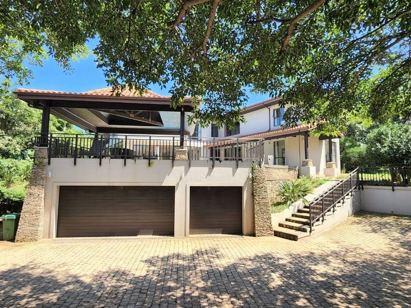 Fabulous 4 bedroom home in Zimbali - Photo 2