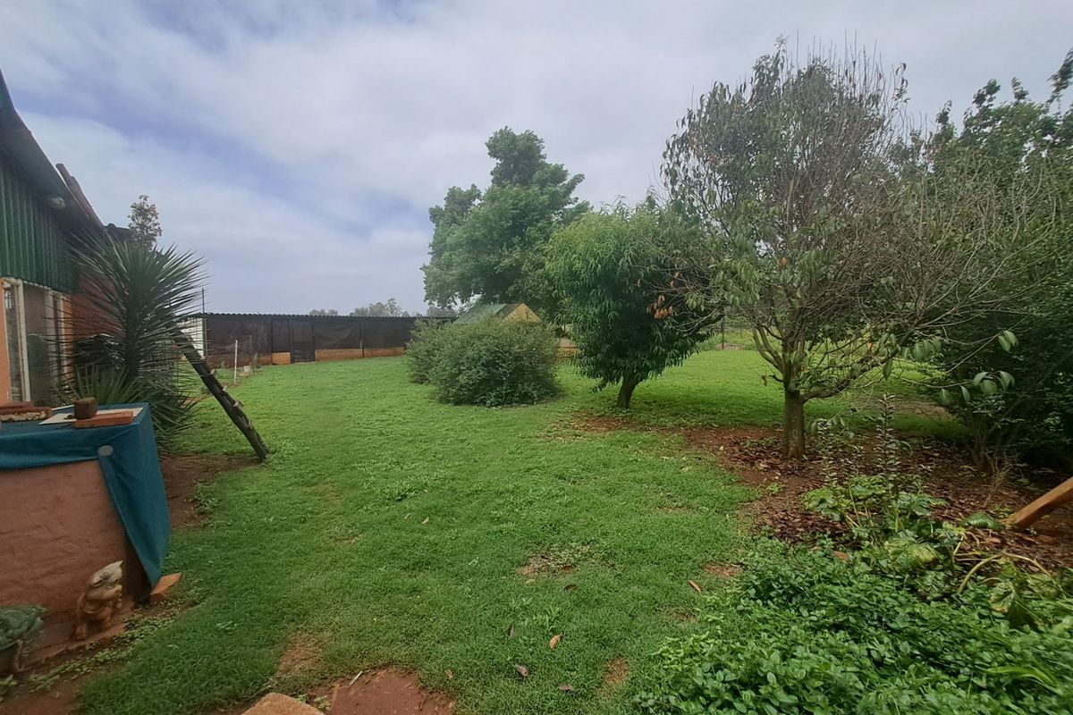 2 Hectar Plot For Sale with 3 Bedroom House Close to the Tar Road - Photo 2