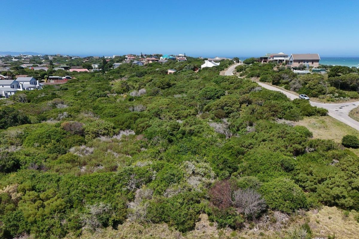 STUNNING VACANT LARGE 17717 SQM DEVELOPEMENT STAND IN VERY SAFE SOUGHT AFTER PARADISE BEACH AREA. - Photo 5